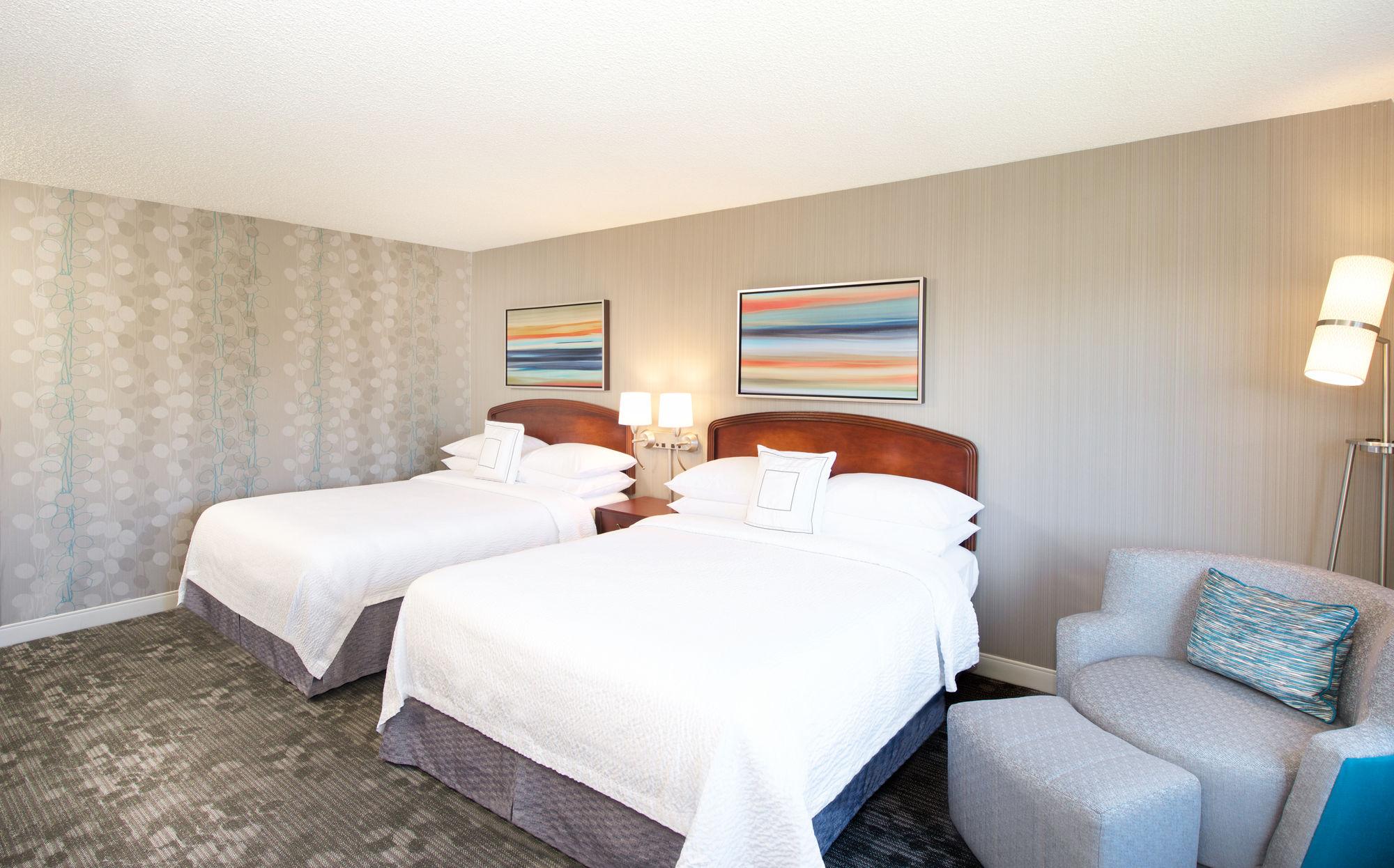 Courtyard By Marriott Oakland Airport Hotel Exterior photo