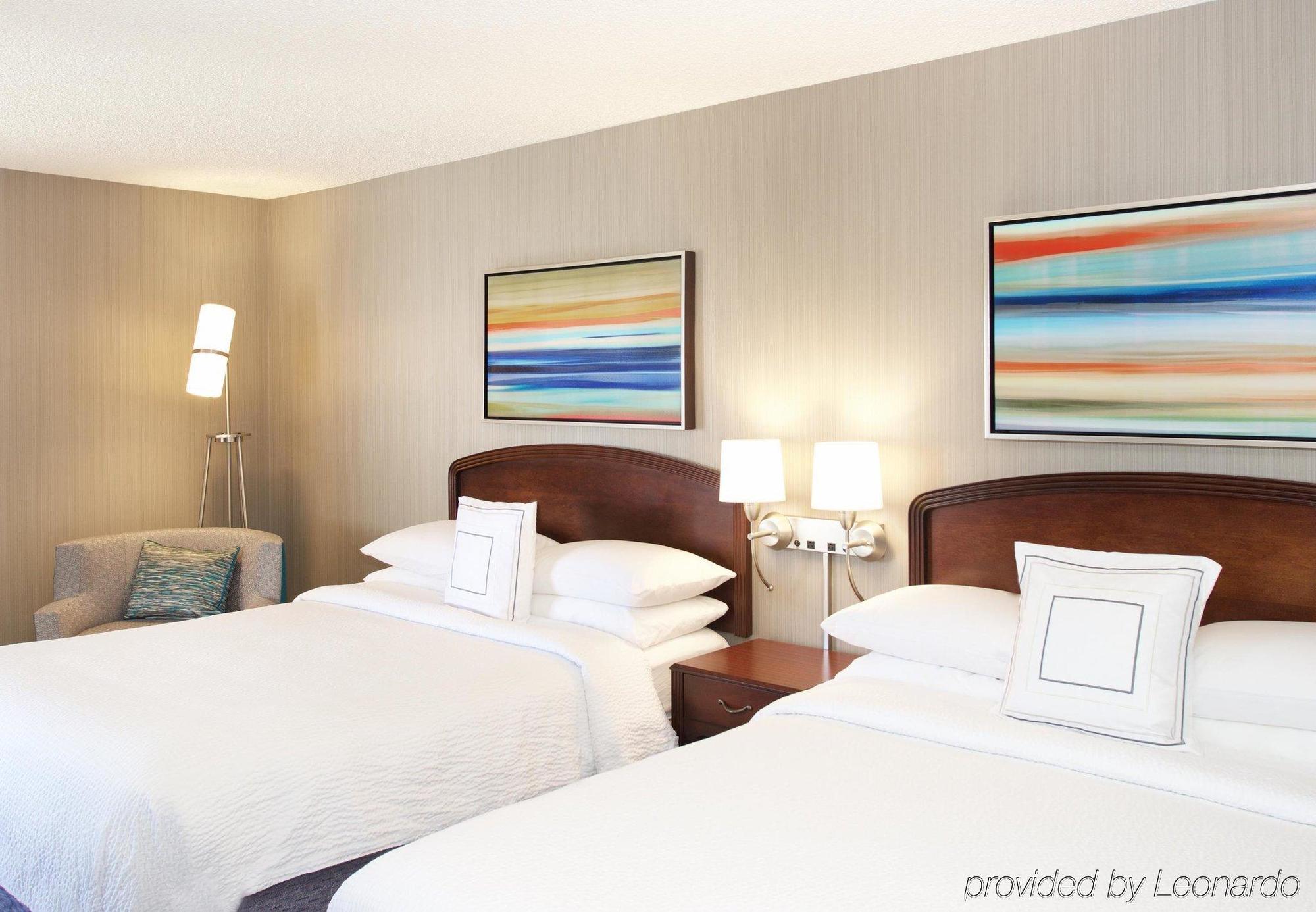 Courtyard By Marriott Oakland Airport Hotel Exterior photo